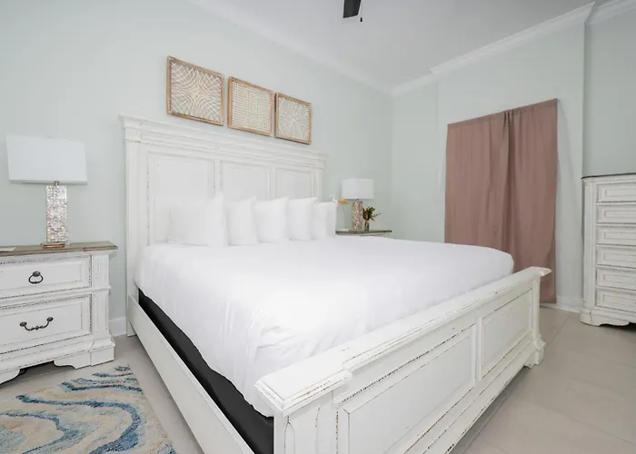 Phoenix Gulf Towers 2206 Apartment