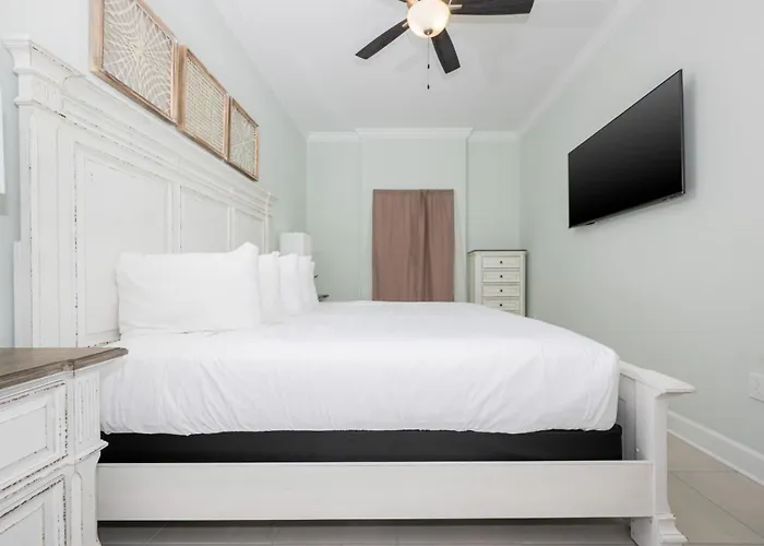 Phoenix Gulf Towers 2206 Apartment